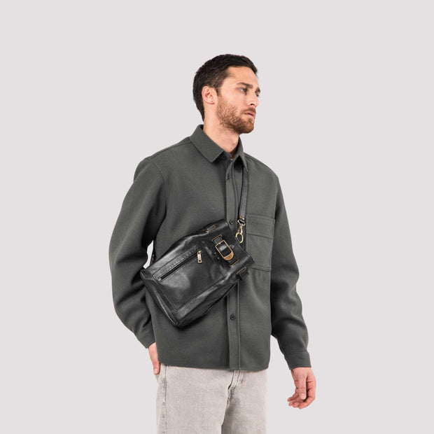 <h3>Unisex Leather Bags</h3>